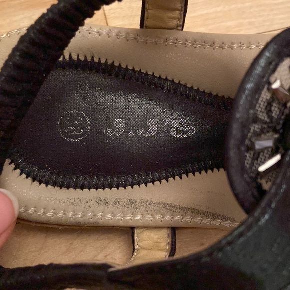 💫4/30 J.J’S Black Lace Jewelled Faux Leather Thong Sandals - Picture 7 of 9